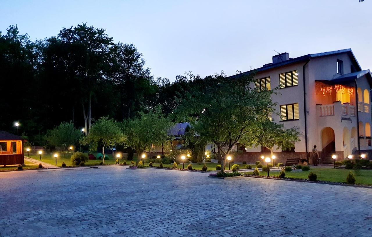 Villa Zenko Брюховичи Экстерьер фото
